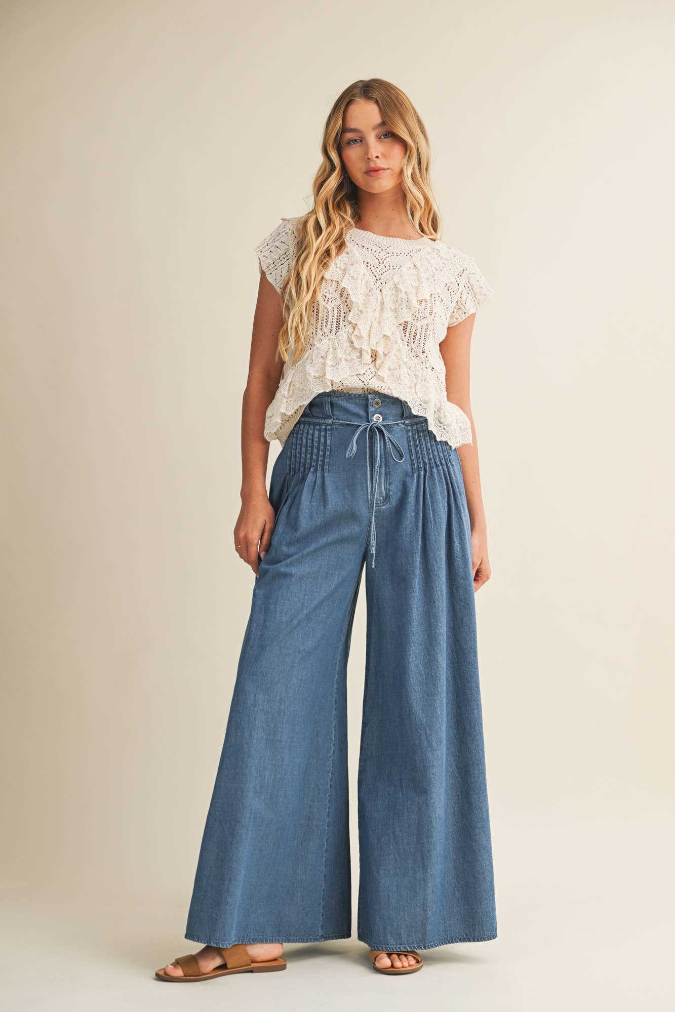 PINTUCK WIDE LEG DENIM PANTS: WASHED DENIM