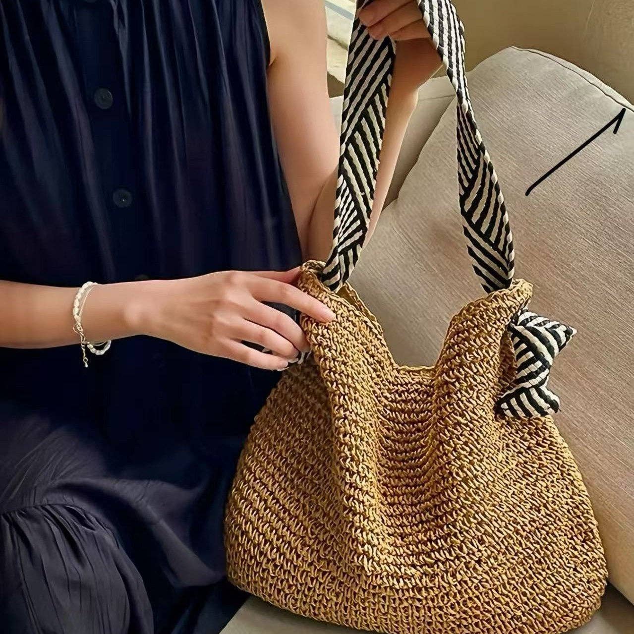 Black Straw Woven One-Shoulder Commuter Tote Bag