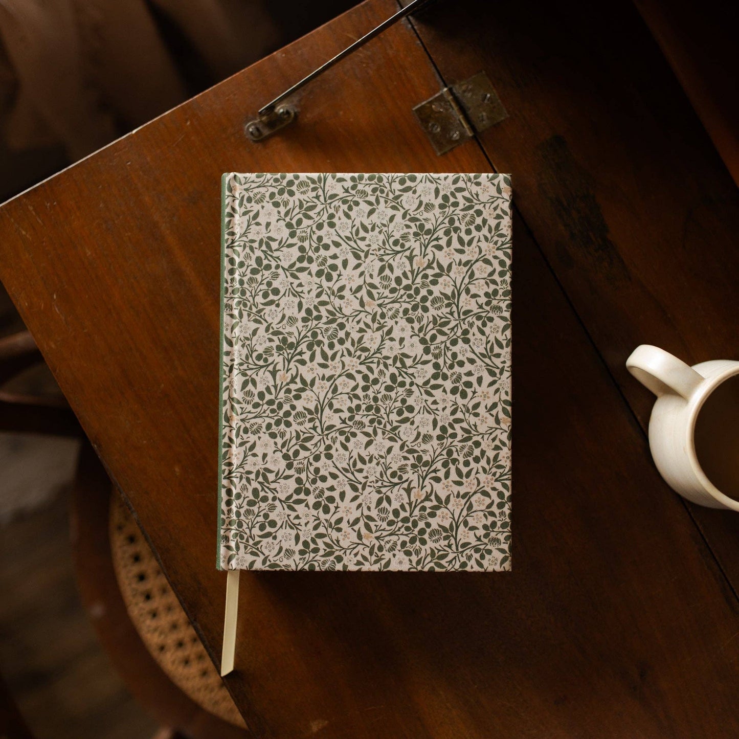 ESV Single Column Journaling Bible | Clover