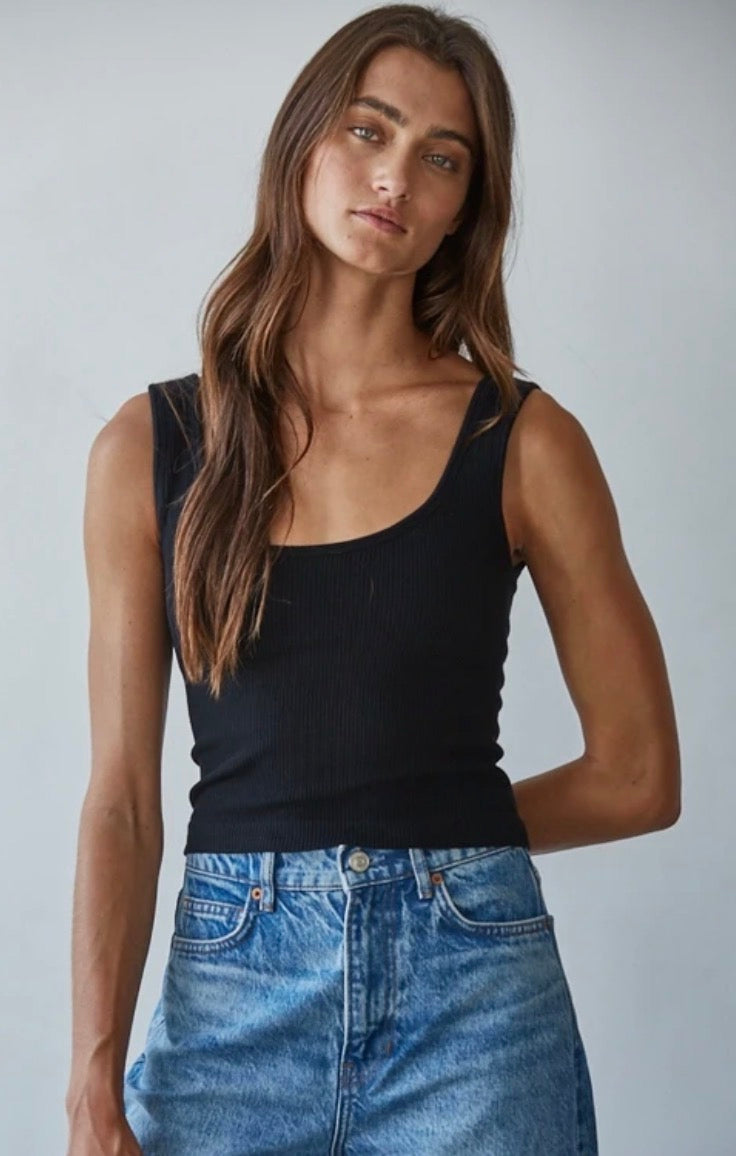 Seamless Scoop Neck Tank