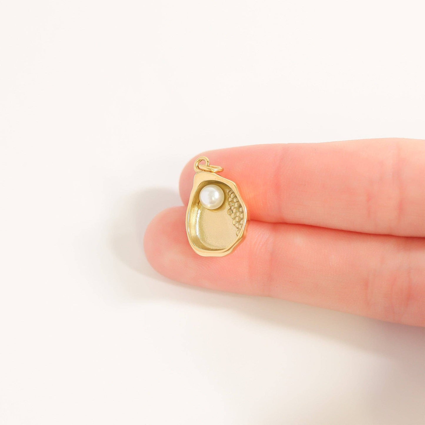 18K Gold PVD Stainless Steel Shell Charm with Pearl