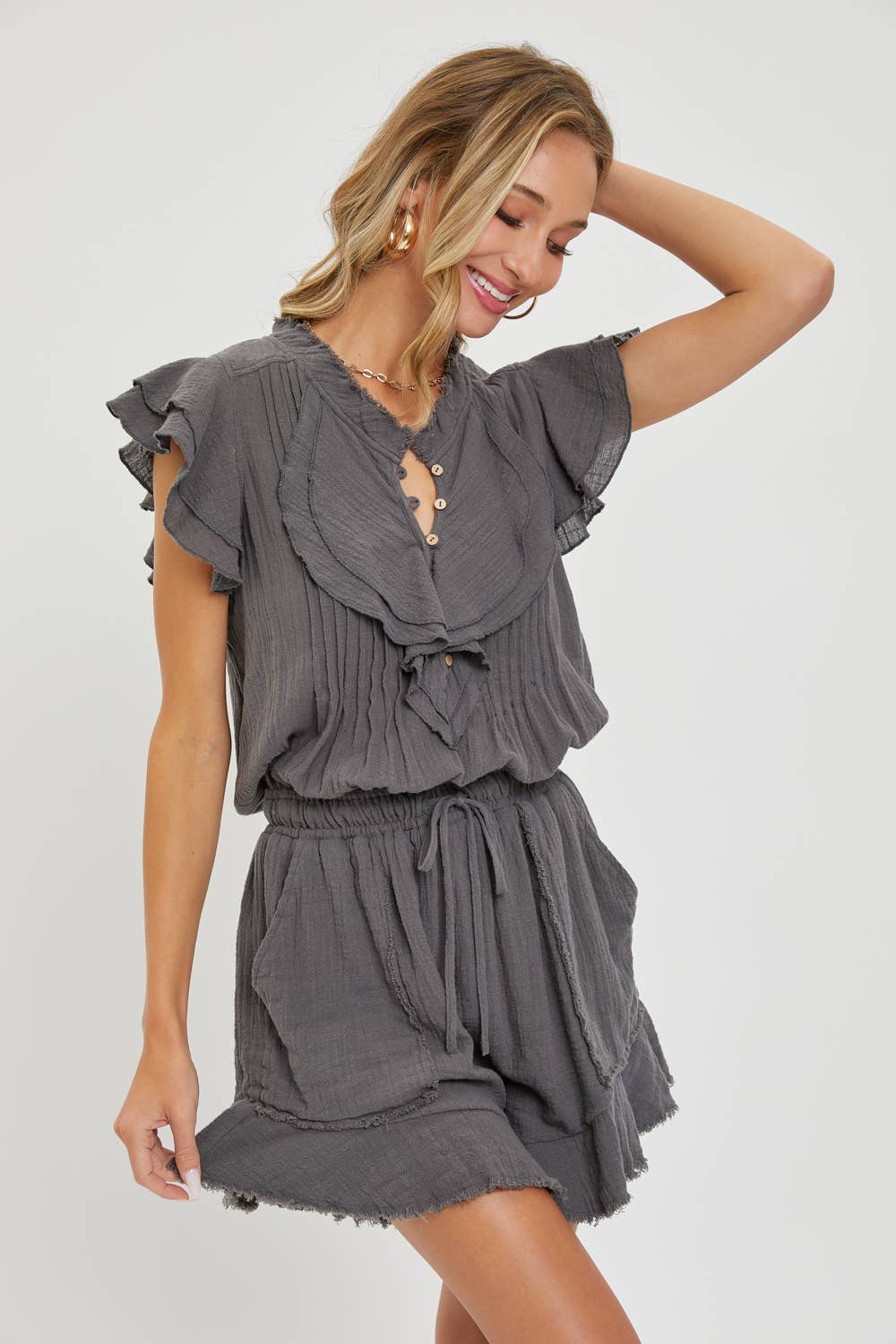 ONE & DONE CASUAL RUFFLE ROMPER: CHARCOAL / Contemporary